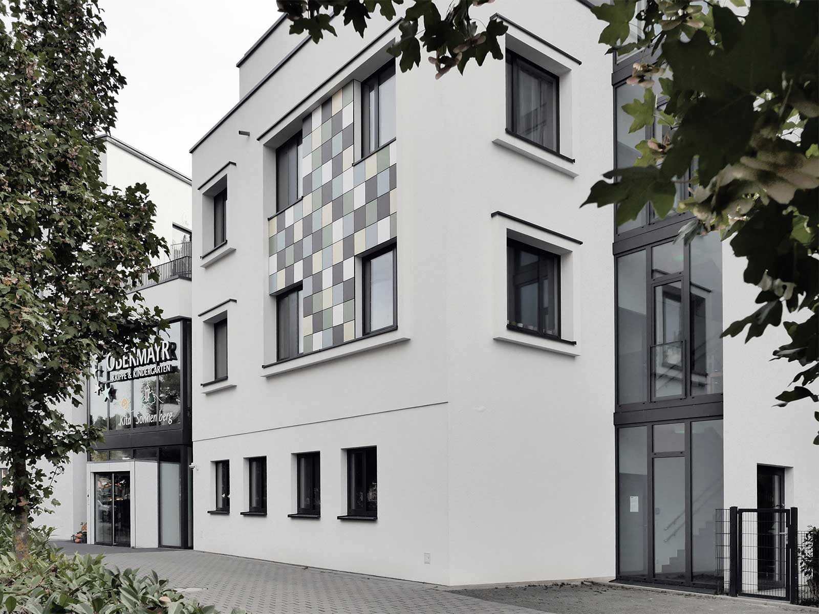 bs2-bsquadrat-mainz-kindertagesstaette-brandschutz-brandschutzplanung-obermayr-european-education-wiesbaden-schreiber-partner-architekten-2